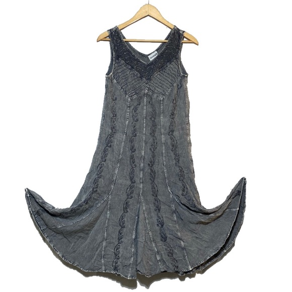 Urban Celt sleeveless grey maxi dress with tie waist - Picture 2 of 6